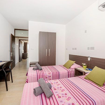 Summer Breeze Penthouse With Private Hot Tub & Terrace With Panoramic Views, By Getawaysmalta Mellieħa Eksteriør billede