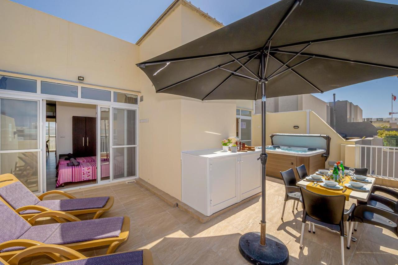 Summer Breeze Penthouse With Private Hot Tub & Terrace With Panoramic Views, By Getawaysmalta Mellieħa Eksteriør billede