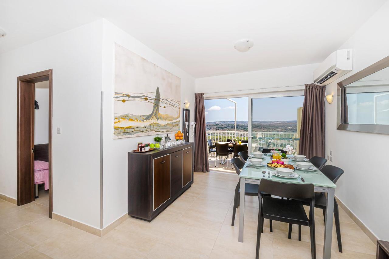Summer Breeze Penthouse With Private Hot Tub & Terrace With Panoramic Views, By Getawaysmalta Mellieħa Eksteriør billede