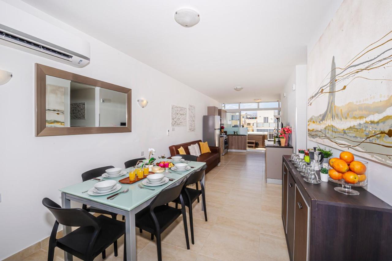 Summer Breeze Penthouse With Private Hot Tub & Terrace With Panoramic Views, By Getawaysmalta Mellieħa Eksteriør billede
