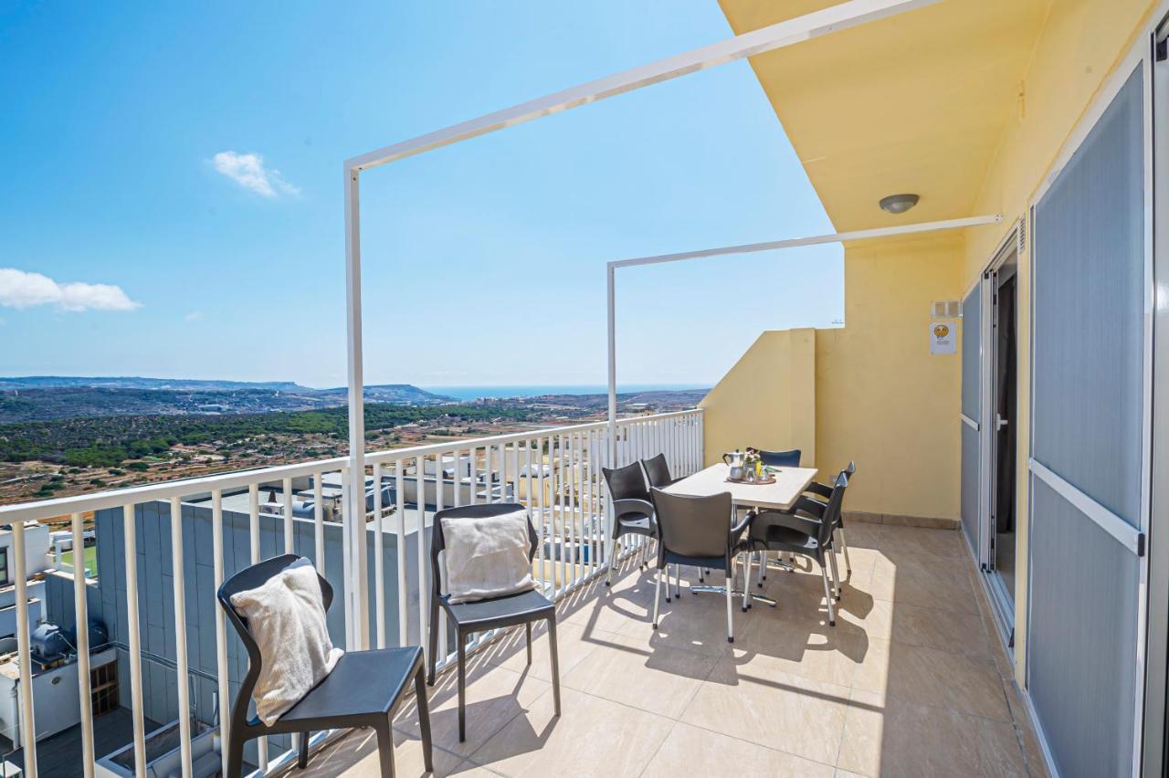 Summer Breeze Penthouse With Private Hot Tub & Terrace With Panoramic Views, By Getawaysmalta Mellieħa Eksteriør billede