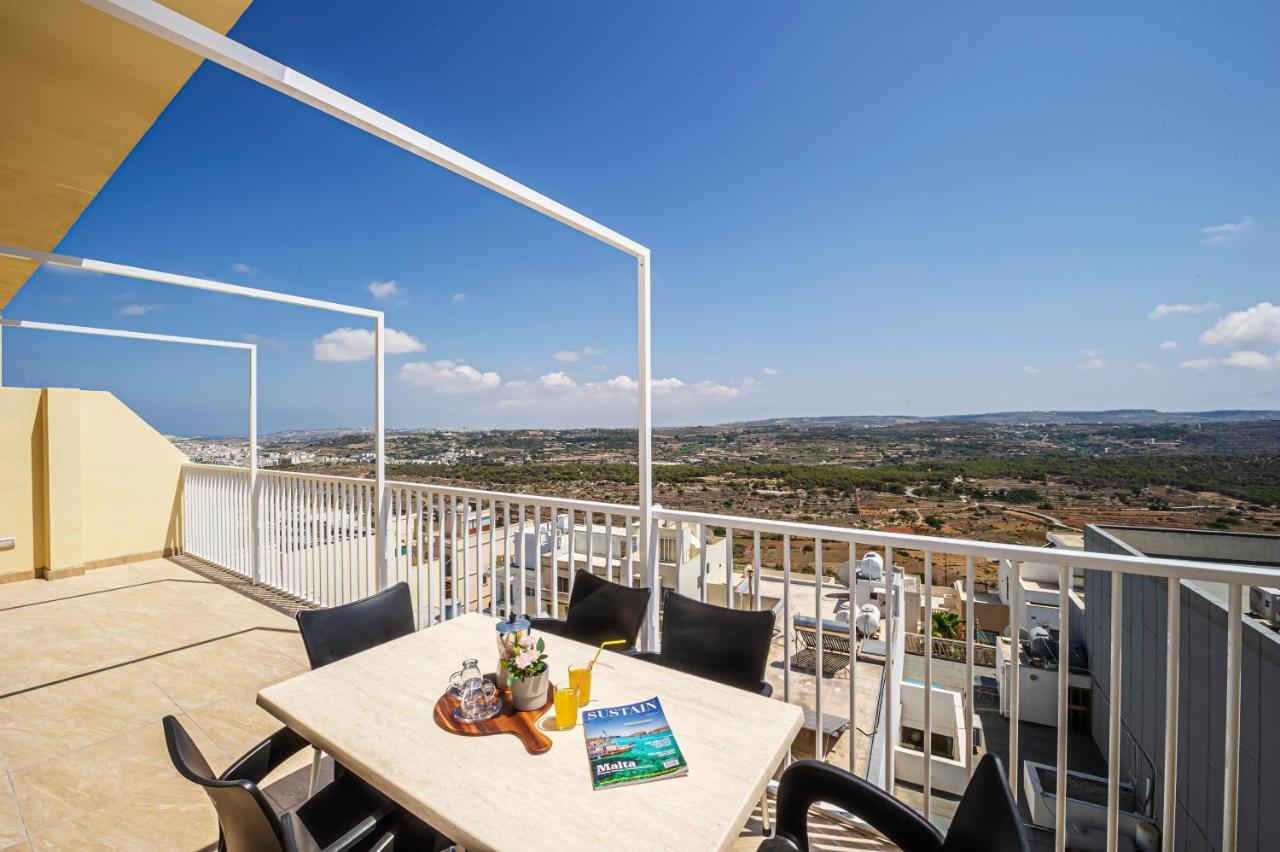 Summer Breeze Penthouse With Private Hot Tub & Terrace With Panoramic Views, By Getawaysmalta Mellieħa Eksteriør billede