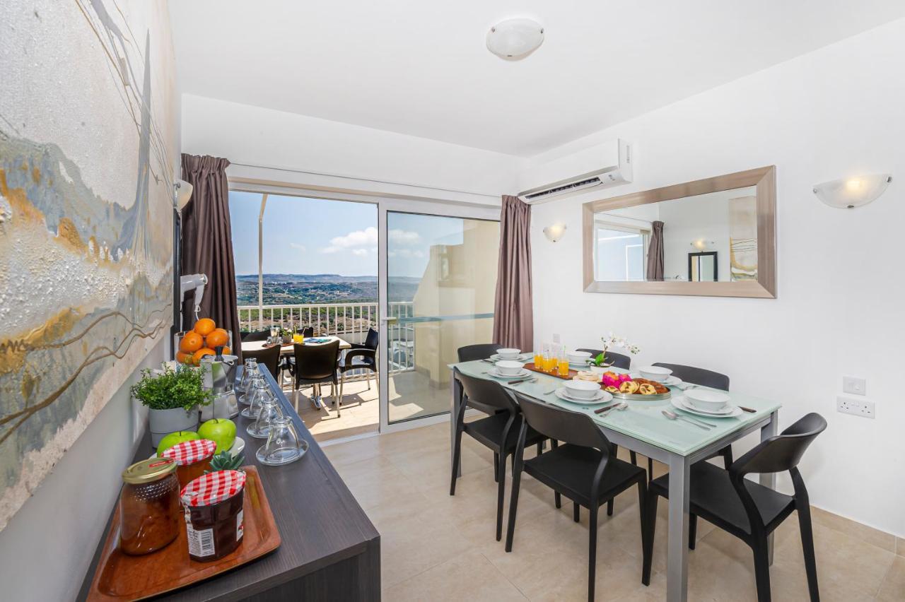 Summer Breeze Penthouse With Private Hot Tub & Terrace With Panoramic Views, By Getawaysmalta Mellieħa Eksteriør billede