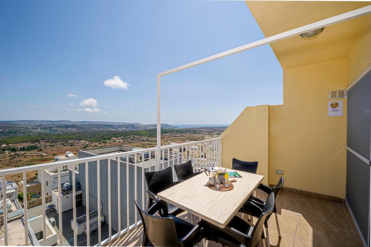 Summer Breeze Penthouse With Private Hot Tub & Terrace With Panoramic Views, By Getawaysmalta Mellieħa Eksteriør billede