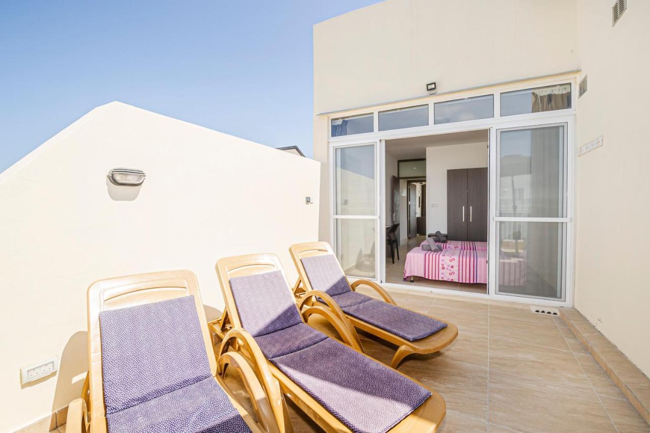 Summer Breeze Penthouse With Private Hot Tub & Terrace With Panoramic Views, By Getawaysmalta Mellieħa Eksteriør billede