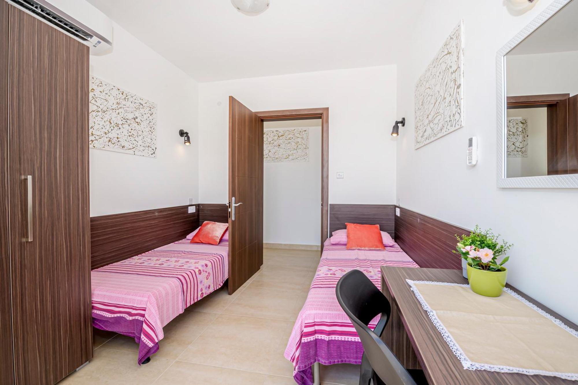 Summer Breeze Penthouse With Private Hot Tub & Terrace With Panoramic Views, By Getawaysmalta Mellieħa Eksteriør billede